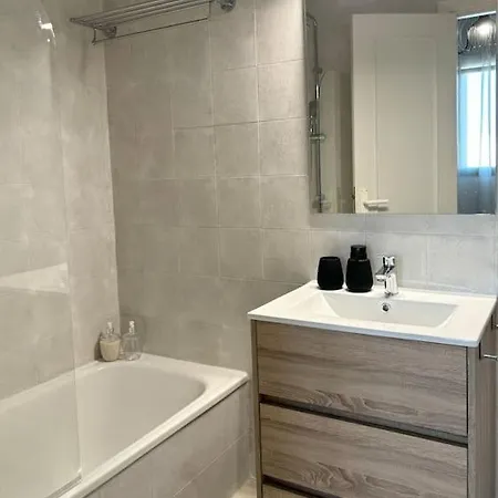 Calle Larga 44 Apartamento *